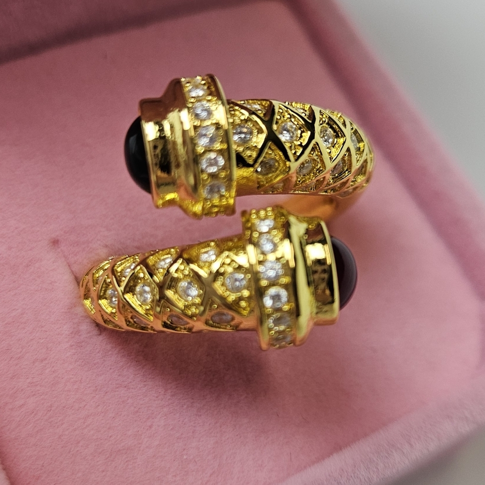Elegant Gold Tone, Red/Emerald Gemstone Ring (NWOT) - Picture 3 of 5